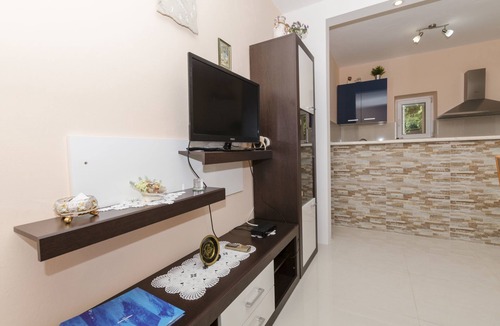 Ivan Dolac Apartment | Apartments Caric
