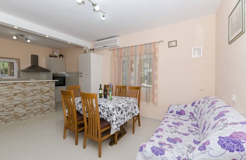 Ivan Dolac Apartment | Apartments Caric