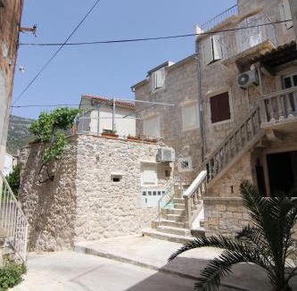 Komiza Apartment | Apartments Donika