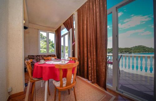 Sobra Apartment | Apartments Filipovi - One Bedroom Apartment with Terrace and Sea View A3