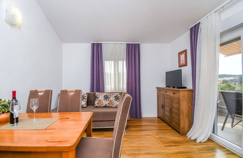 Necujam Apartment | Apartments Mirjana (117591-A2) - Necujam - island Solta