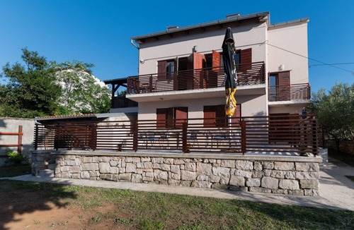 Preko Apartment | Apartments Tiho (10736-A2) - Preko - island Ugljan