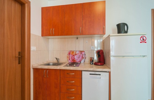 Supetar Apartment | Apartments Island Beat - One Bedroom Apartment with Balcony and Sea View (A7) (ST)