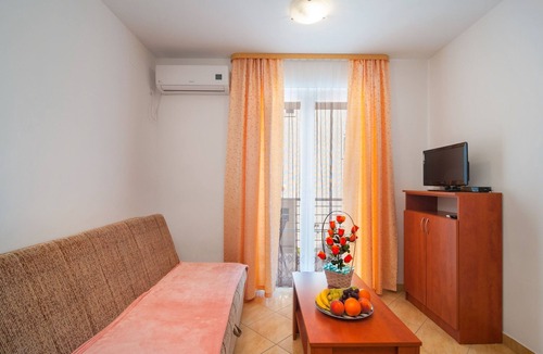 Supetar Apartment | Apartments Island Beat - One Bedroom Apartment with Balcony and Sea View (A7) (ST)