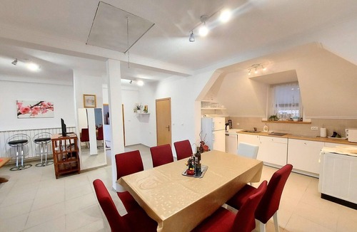 Brinje Apartment | Apartments Jezerane - Four Bedroom Apartment with Balcony