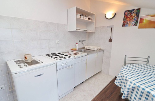 Blato Apartment | Apartments Karbuni By The Sea - One Bedroom apartment with Terrace and Sea View (A4)