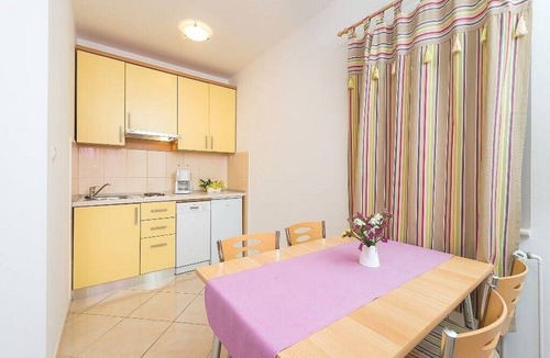 Bol Apartment | Apartments Krešimir, (11396), Bol, hr
