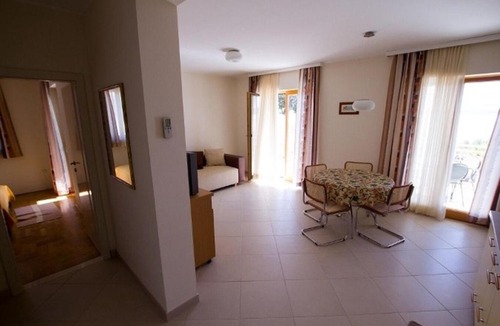 Baska Voda Apartment | Apartments Lada