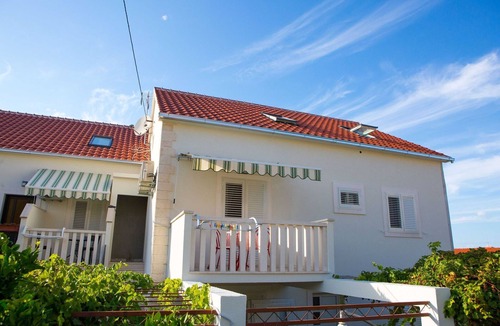Sutivan Apartment | Apartments Lenka - One Bedroom Apartment with Balcony and garden View A2