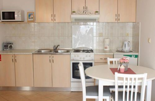 Lozica Apartment | Apartments Lovro - One Bedroom Apartment with Terrace and Sea View 2