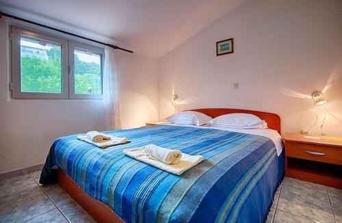 Pasadur Apartment | Apartments Malo Lago - One-Bedroom Apartment with Balcony and Sea View - Attic Apartment 3