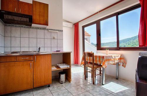 Pasadur Apartment | Apartments Malo Lago - One-Bedroom Apartment with Two Balconies and Sea View - Attic Apartment 2