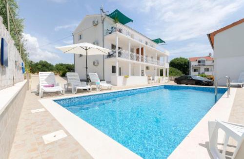 Tribunj Apartment | Apartments Mila Family with pool