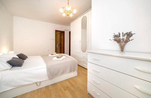 Baska Apartment | Apartments Nada & Ivan with Terrace