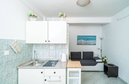 Lumbarda Apartment | Apartments Nikolina (LU) - One-Bedroom Apartment with Balcony