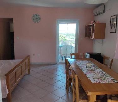 Sveti Jakov Apartment | Apartments Nino