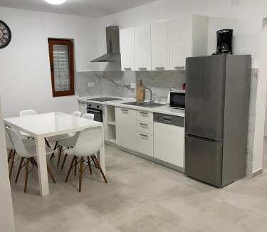 Njivice Apartment | Apartments Njivice Bajcic