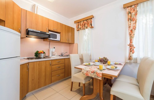 Palit Apartment | Apartments Petra (15071-A4) - Banjol - island Rab