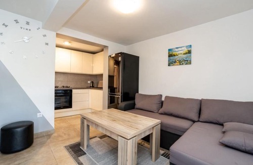 Donji Karin Apartment | Apartments Robi & Kristina - Two Bedroom Apartment with Terrace A2