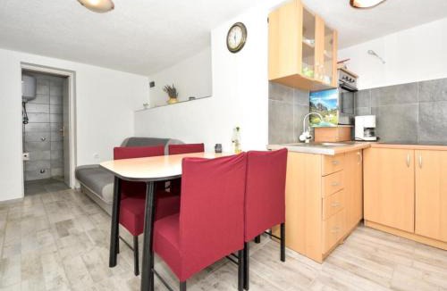Donji Karin Apartment | Apartments Robi & Kristina - One Bedroom Apartment with Sea View A1