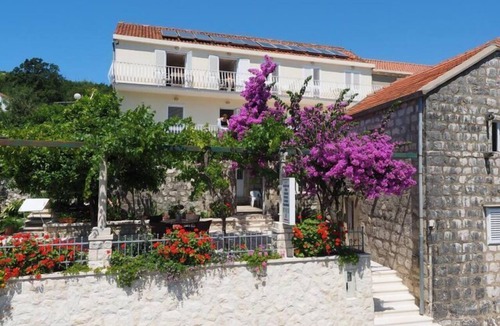 Slano Apartment | Apartments & Room Eva Slano - Two Bedroom Apartment with Terrace and Sea View (Veliki)
