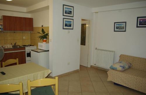 Finida House | Apartments & Rooms BARBARA
