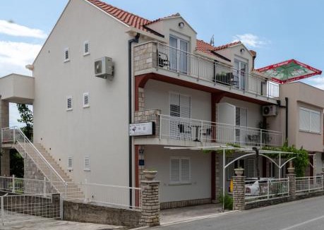 Zupa dubrovacka Apartment | Apartments & Rooms Boksic