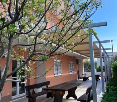Kastel Stafilic Apartment | Apartments & Rooms Seaside