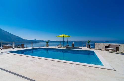 Zupa dubrovacka Apartment | Apartments Sandito-One-Bedroom Apartment with Terrace and Sea View