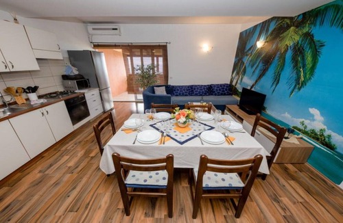 Mundanije Apartment | Apartments Scerbe Gordana & Miljenko Rab - Three Bedroom Apartment with Terrace (2)