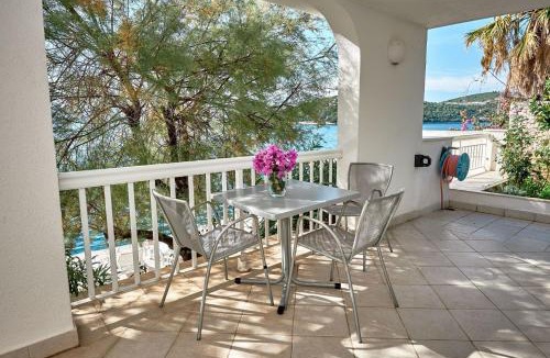 Komarna Apartment | Apartments Sea front