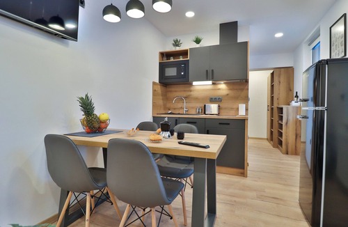 Kranjska Gora Apartment | Apartments Seventy Seven - A1 (1 bedroom, 2+2), Mountain View, Pet Friendly