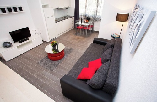 Mejasi Apartment | Apartments Silver Tree (113961-A1) - Split