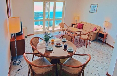 Dubrovnik Apartment | Apartments Sipa - Comfort Two Bedroom Apartment with Balcony and Sea View (Apartman B)
