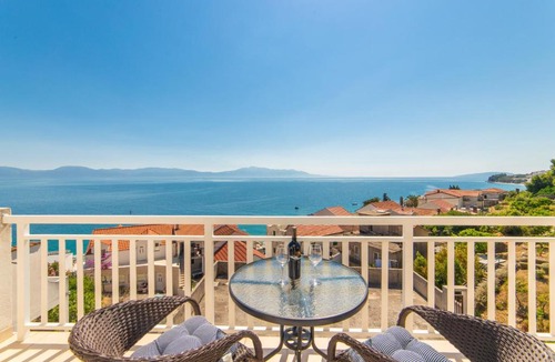Brist Apartment | Apartments Tilda- 50m to Pebble Beach