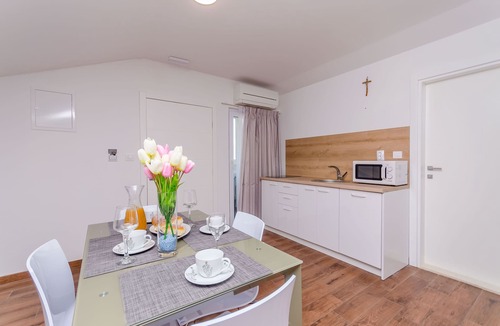 Arbanija Apartment | Apartments Villa Niko (56251-A3) - Arbanija (Ciovo)