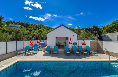Arbanija Apartment | Apartments Villa Niko (56251-A3) - Arbanija (Ciovo)