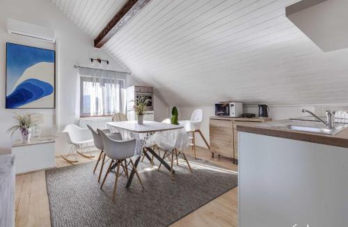 Dreznik Grad Apartment | Apartments Villa Mavi-Two Bedroom Apartment with Mountain View A3