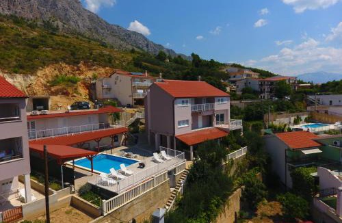 Ruskamen House | Apartments ZINA