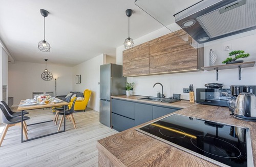 Vrvari Apartment | App Ana with Shared Pool and Jacuzzi