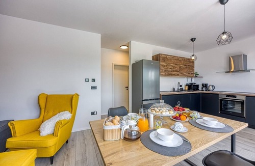 Vrvari Apartment | App Ana with Shared Pool and Jacuzzi
