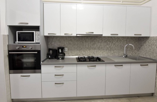 Murine Apartment | App Erin with 2 Bathrooms, 2 Air Conditioning Units, and a Terrace