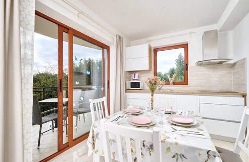 Basanija Apartment | App für bis zu 6 Personen. by Interhome