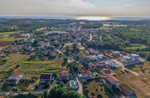 Vrvari Apartment | App Jadran Porec with Private Pool