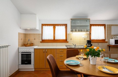 Brecevici Apartment | App Sadina with Private Pool and Garden