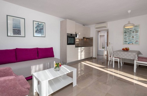 Brsec Apartment | App Yasmin, located in Brsec
