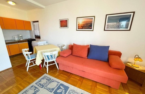 Smrika Apartment | Appartement in Šmrika mit Terrasse und Grill by Interhome