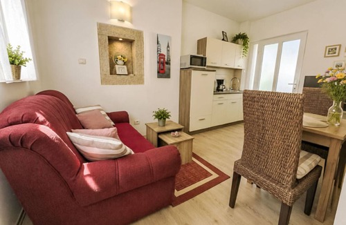 Buici Apartment | Appartement Silvy 3 in einem Steinhaus im istris by Interhome