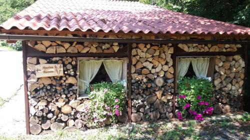 Dobrova-Polhov Gradec Apartment | Appartment Bezenica