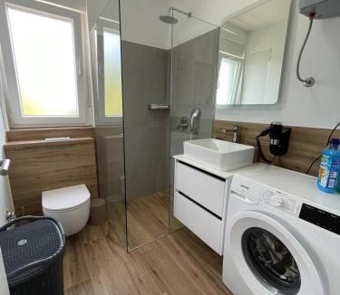 Nin Apartment | AquaVista 2